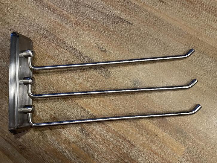 Handdoekouder LILLHOLMEN IKEA, Huis en Inrichting, Badkamer | Badkamermeubels, Zo goed als nieuw, Overige typen, Minder dan 100 cm