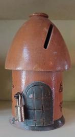 Houten Spaarpot Huisje ( bijenkorf)  met Slot, Antiek en Kunst, Ophalen of Verzenden