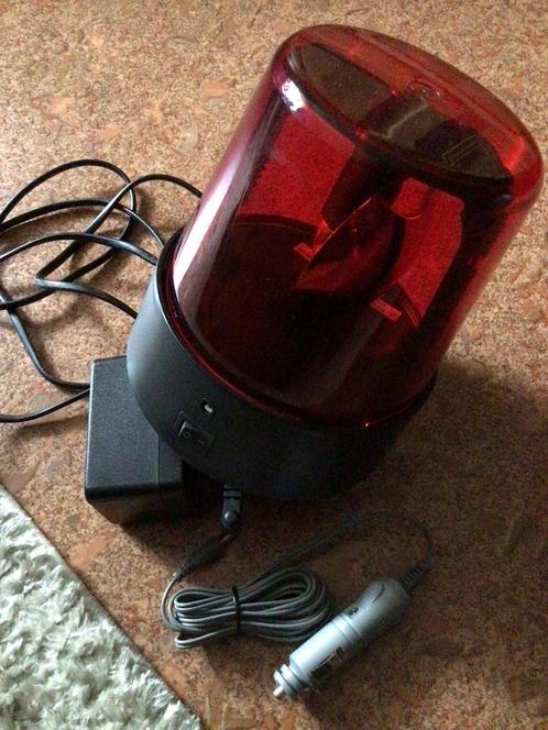 Zwaailicht rood 12volt met adapter.goed.🕺, Hobby en Vrije tijd, Feestartikelen, Zo goed als nieuw, Feestartikel, Ophalen