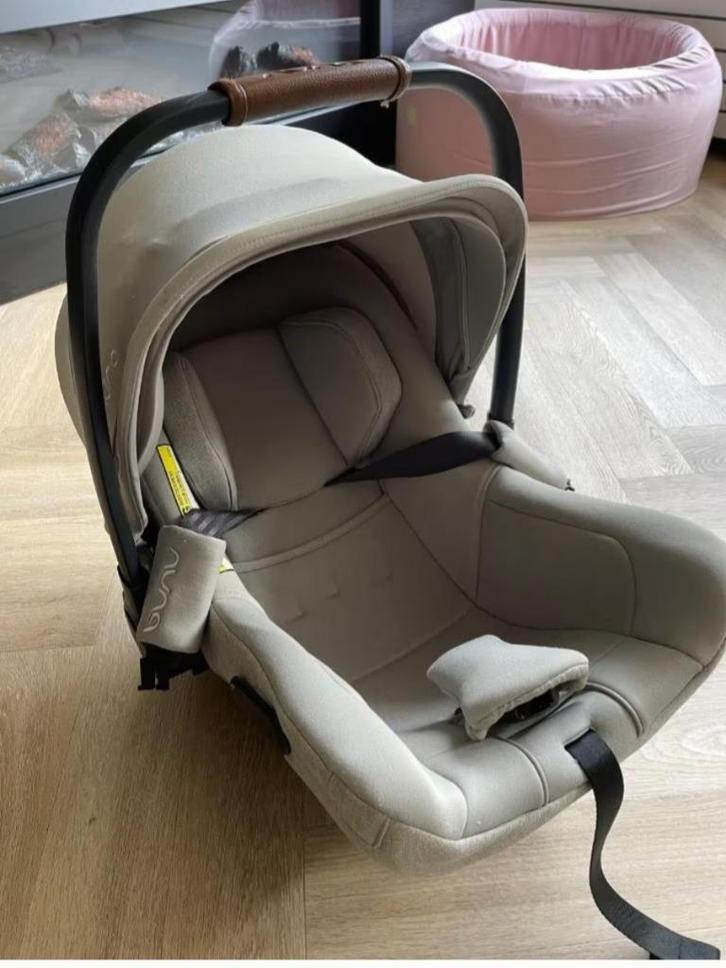Nuna maxicosi, Kinderen en Baby's, Autostoeltjes, Zo goed als nieuw, Overige merken, 0 t/m 13 kg, Autogordel, Ophalen