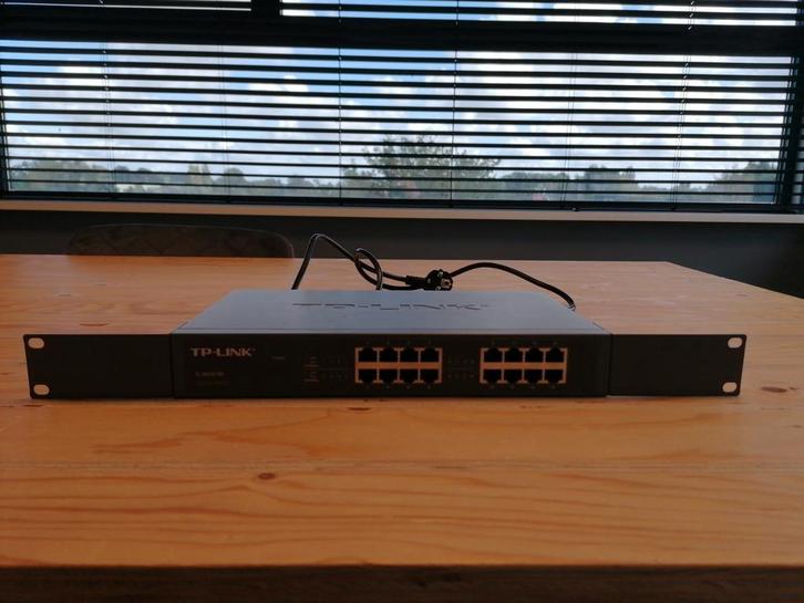 TP-Link TL-SG1016D Gigabit Switch, Computers en Software, Netwerk switches, Gebruikt, Ophalen of Verzenden