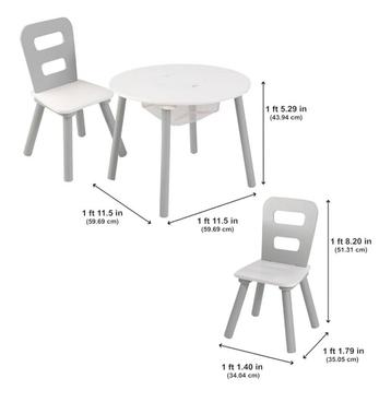 Kinderen tafeltje met stoelen beschikbaar voor biedingen