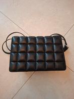 H&M zwarte wafel crossbodytas, Sieraden, Tassen en Uiterlijk, Tassen | Damestassen, Ophalen of Verzenden, Zo goed als nieuw, Zwart