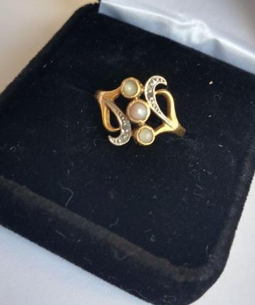 Antieke art nouveau ring 18k goud en platina gezet met 