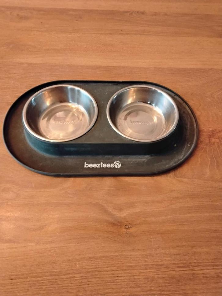Dubbele voerbak voor hond, siliconen van het merk Beeztees, Dieren en Toebehoren, Hondenvoerbakken en Drinkbakken, Zo goed als nieuw