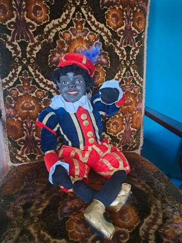Zwarte Piet Pop met Gouden Oorbel beschikbaar voor biedingen