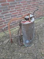 Antieke kopere spuit, Ophalen