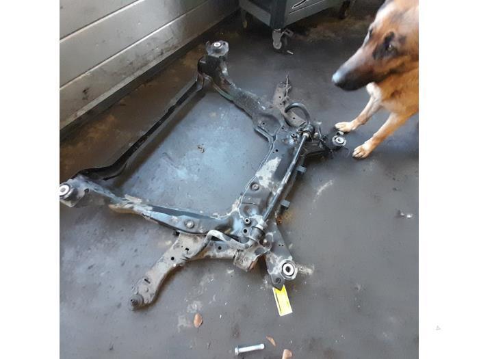 Subframe van een Volvo V70, Auto-onderdelen, Ophanging en Onderstel, Volvo, Gebruikt, 3 maanden garantie, Ophalen of Verzenden