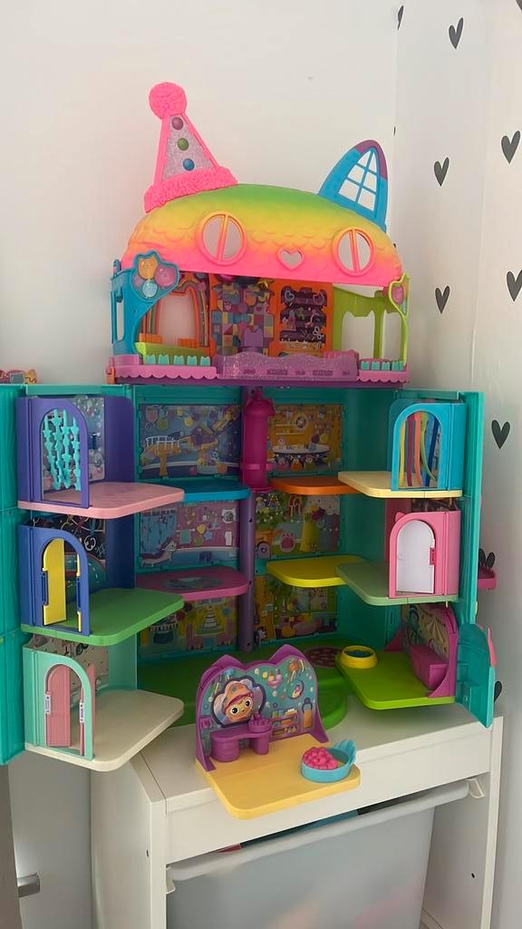 Compleet gabbys poppenhuis, Kinderen en Baby's, Speelgoed | Poppenhuizen, Zo goed als nieuw, Poppenhuis, Ophalen of Verzenden