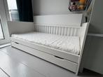 Peuterbed met onderlade van Petite Amélie, Kinderen en Baby's, Kinderkamer | Bedden, Ophalen, Gebruikt, 70 tot 85 cm, 140 tot 160 cm