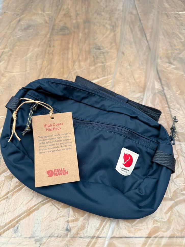 De Fjällräven High Coast heuptas navy, Sieraden, Tassen en Uiterlijk, Tassen | Reistassen en Weekendtassen, Nieuw, Blauw, 30 cm of meer