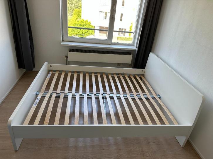 Ikea tweepersoonsbed met bodems wit nieuwstaat, Huis en Inrichting, Slaapkamer | Bedden, Zo goed als nieuw, Tweepersoons, 160 cm