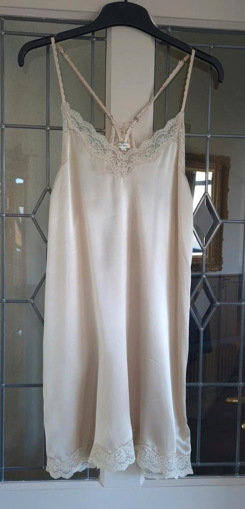 Love Stories zijden jurkje met kant M NIEUWSTAAT, Kleding | Dames, Jurken, Zo goed als nieuw, Maat 38/40 (M), Beige, Boven de knie