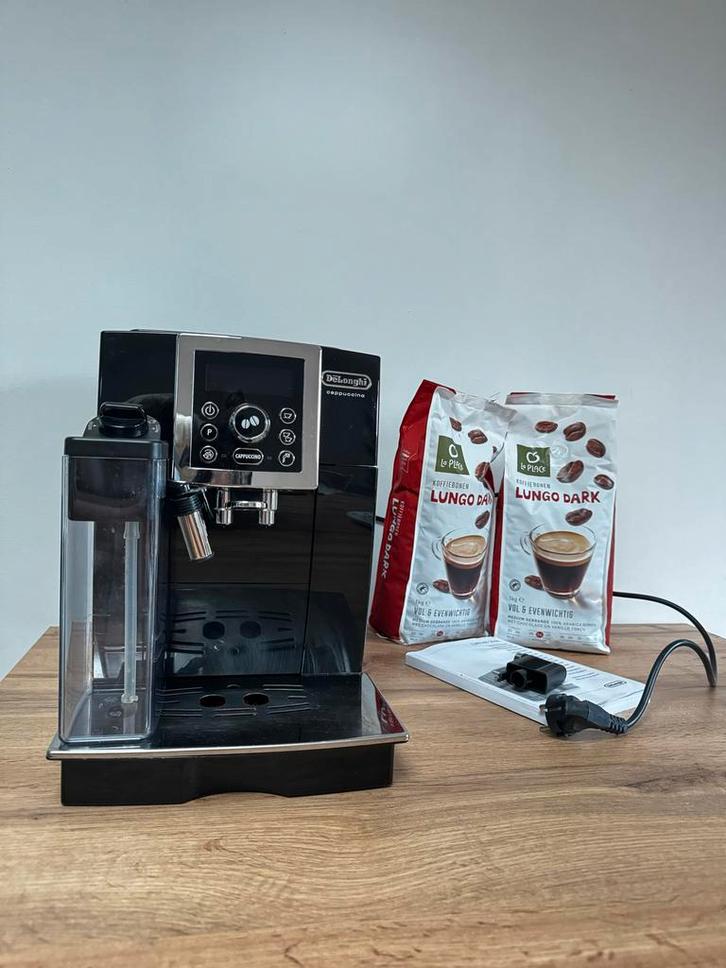 DeLonghi Cappuccino Koffiezetapparaat, Witgoed en Apparatuur, Koffiezetapparaten, Gebruikt, Koffiebonen, Koffiemachine, 2 tot 4 kopjes