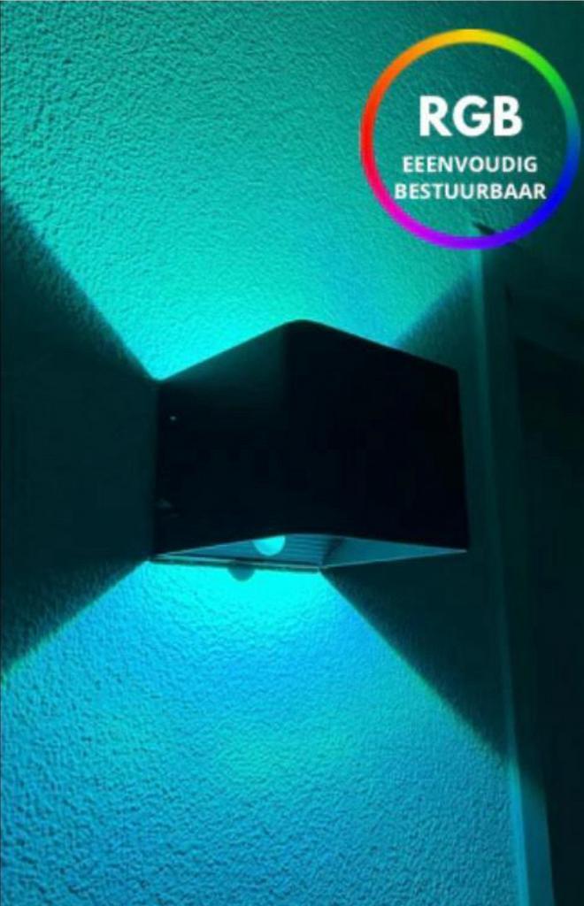 Metalen Kubus RGB Verlichting afstandsbediend en op beweging, Huis en Inrichting, Lampen | Wandlampen, Nieuw, Metaal, Ophalen of Verzenden