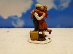 luville kissing goodbye kerstdorp poppetjes figurines kerst, Diversen, Kerst, Ophalen of Verzenden, Zo goed als nieuw
