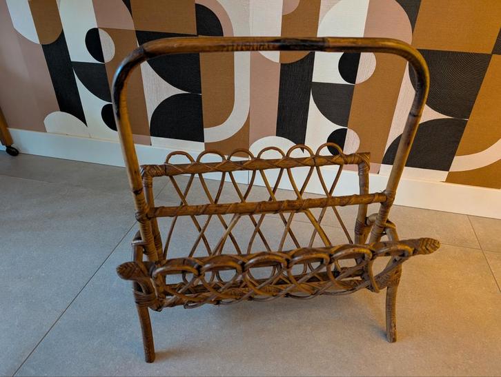 Vintage rotan lectuurbak / tijdschriftenmand, Huis en Inrichting, Woonaccessoires | Krantenbakken en Lectuurbakken, Gebruikt, Ophalen of Verzenden