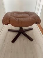 Bruine leren voetenbank met houten poot, Huis en Inrichting, Stoelen, Ophalen, Gebruikt, Bruin, Eén