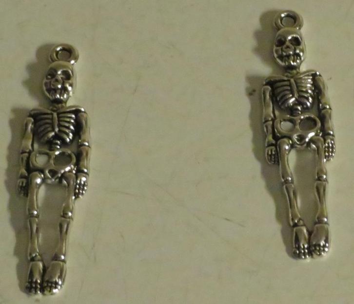 Kettinghanger Halloween skelet  4 cm  122625, Hobby en Vrije tijd, Feestartikelen, Nieuw, Versiering, Halloween of Griezel, Ophalen of Verzenden