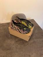 YZY FOAMRNNR ‘MX CARBON’ maat 43 - Nieuw, Zwart, Nieuw, Ophalen of Verzenden, Sneakers of Gympen