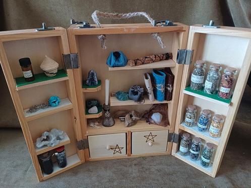 Heksen cabinet kastje gevuld, Antiek en Kunst, Kunst | Niet-Westerse kunst, Ophalen of Verzenden