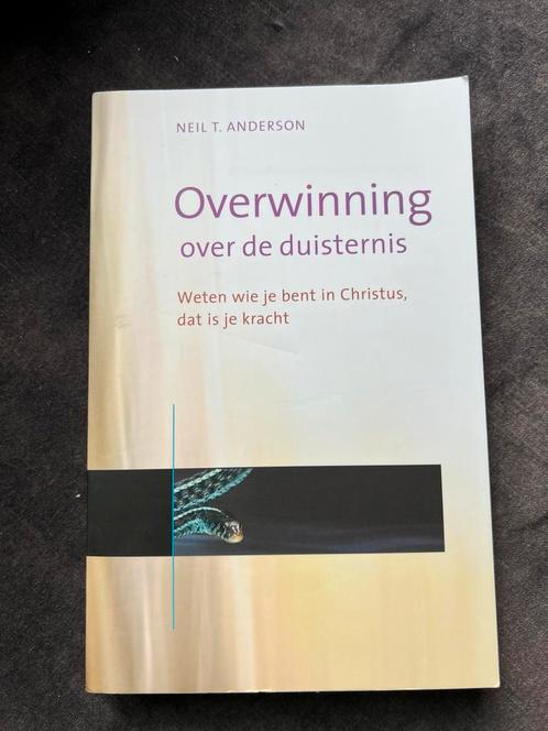 Neil T. Anderson - Overwinning over de duisternis, Boeken, Godsdienst en Theologie, Nieuw, Ophalen of Verzenden
