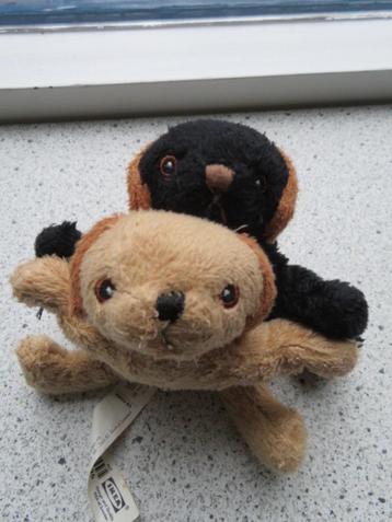2 x Hond hondje van IKEA Minnen Hundvalp zwart+  licht bruin beschikbaar voor biedingen