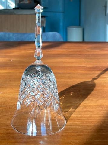 Kristallen geslepen tafelbel beschikbaar voor biedingen