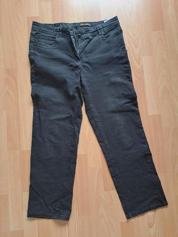 zwarte  jeans mt 42 beschikbaar voor biedingen