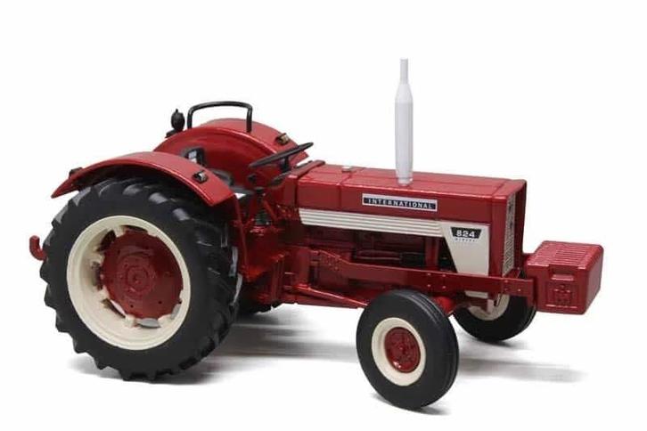 International 824 2WD, Hobby en Vrije tijd, Modelauto's | 1:32, Nieuw, Tractor of Landbouw, Overige merken, Ophalen of Verzenden