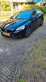 Volvo V40 D2 2.0 88KW/120PK Aut-6 2017 Zwart, Auto's, Volvo, 4 cilinders, Origineel Nederlands, Diesel, V40