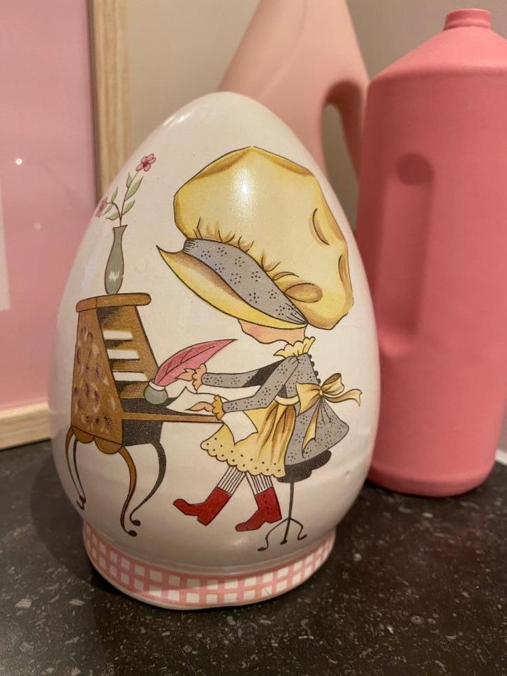 Vintage spaarpot Sarah Kay / Holly Hobbie stijl, Verzamelen, Spaarpotten, Gebruikt, Overige thema's, Steen, Aardewerk of Keramiek