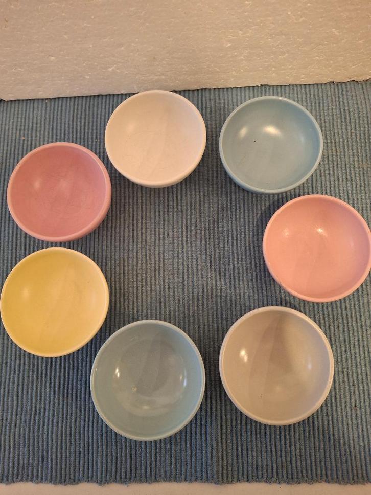 Flora Gouda - 7 mooie aardewerk pastel bakjes / schaaltjes, Antiek en Kunst, Antiek | Servies los, Ophalen of Verzenden