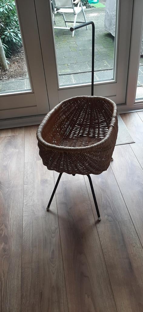 Rieten poppenwiegje, Ophalen