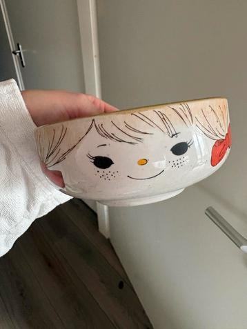 Vintage Keramieken Kom met Gezichtje beschikbaar voor biedingen