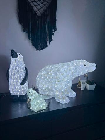 Kerstfiguren Set: IJsbeer & Pinguïns met LED beschikbaar voor biedingen
