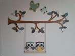 Leuke muurdecoratie van uiltjes op een schommel aan een tak, Kinderen en Baby's, Kinderkamer | Inrichting en Decoratie, Ophalen of Verzenden