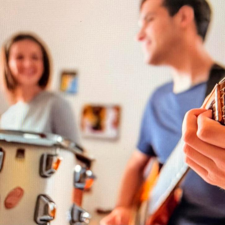 Muziekles voor alle leeftijden, Diensten en Vakmensen, Muziekles en Zangles, Elektrische instrumenten, Slaginstrumenten, Snaarinstrumenten