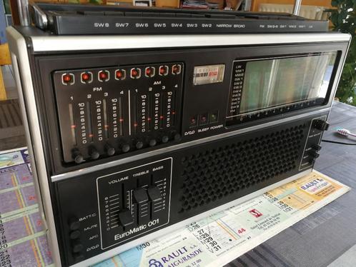 wereld radio Euromatic 001 uit Rusland,1977, Audio, Tv en Foto, Radio's, Gebruikt, Radio, Ophalen of Verzenden