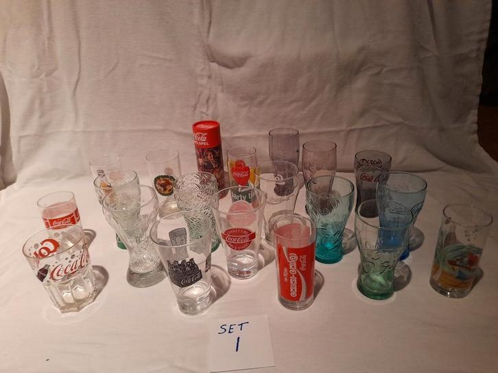 Coca Cola verzameling: glazen, dienblad, spiegel, blikken, Verzamelen, Glas en Borrelglaasjes, Gebruikt, Frisdrankglas, Ophalen of Verzenden