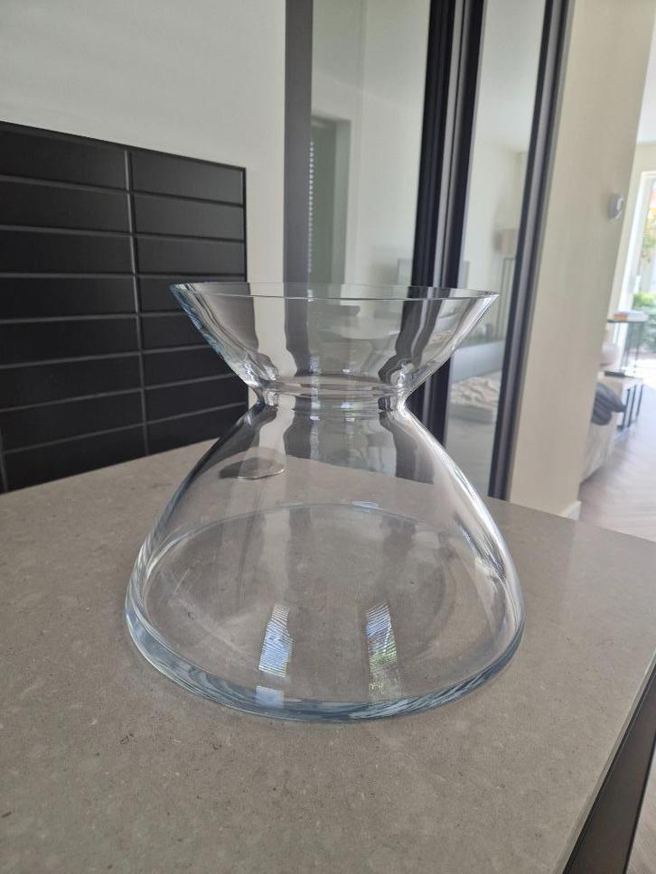 Stylvolle bloemenvaas, Huis en Inrichting, Woonaccessoires | Vazen, Zo goed als nieuw, Overige kleuren, Minder dan 50 cm, Glas
