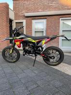 Te koop Sherco SM-R 50, Fietsen en Brommers, 6 versnellingen, Zo goed als nieuw, 50 cc, Ophalen