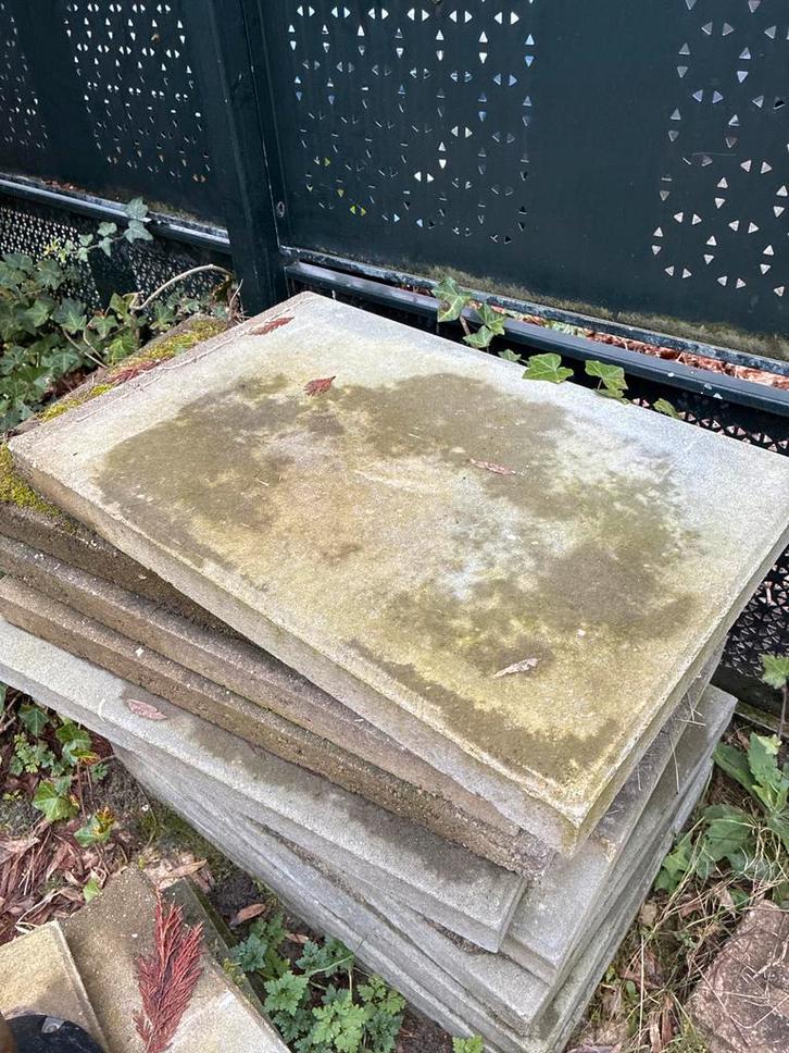 Gratis Betonnen Terrastegels & Klinkers - Af te halen, Tuin en Terras, Tegels en Klinkers, Gebruikt, Terrastegels, Beton, Minder dan 5 m²