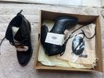 Ugg Elegante Leren Veterlaarzen Bont - Maat 36 - Nieuw, Ophalen, Nieuw, Zwart, Lage of Enkellaarzen