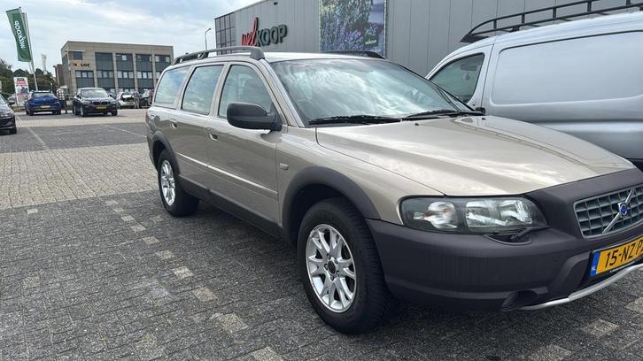 Volvo XC70 2.5 T AWD 2004 Beige, Auto's, Volvo, Particulier, XC70, 4x4, Airbags, Alarm, Apple Carplay, Bluetooth, Centrale vergrendeling