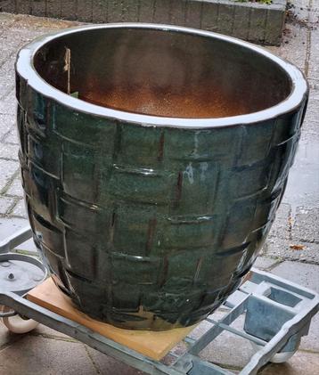 DONKER   GROENE   TERRACOTTA   PLANTENBAK  48 CM beschikbaar voor biedingen