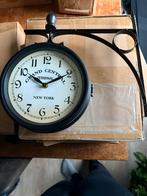 Stationsklok dubbelzijdig - Wandklok, Huis en Inrichting, Ophalen of Verzenden, Nieuw, Analoog, Wandklok