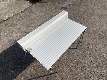 Wit rolluik 147 cm breed x 110 cm hoog zo goed als nieuw! beschikbaar voor biedingen