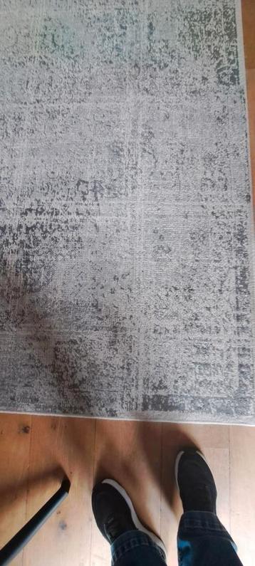 Zgan grijs vintage kleed beschikbaar voor biedingen