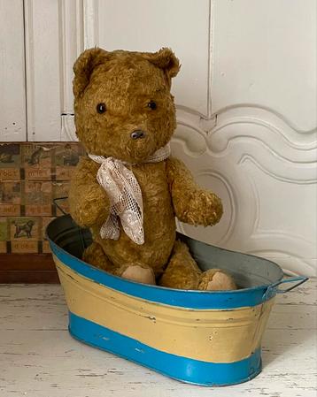 Brocante oud poppen badje van blik beschikbaar voor biedingen